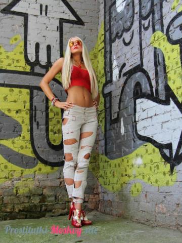 Даша Игривая Брюнетка фото 4