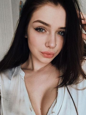 Ирина Миловидная Блондинка